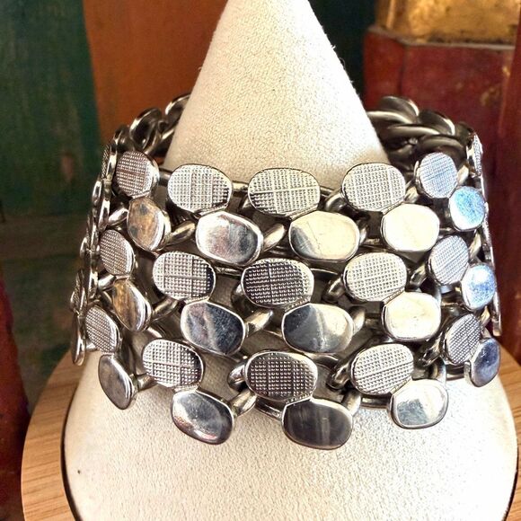 Vintage Silver-Tone Wide Panel Link Bracelet - Picture 4 of 7